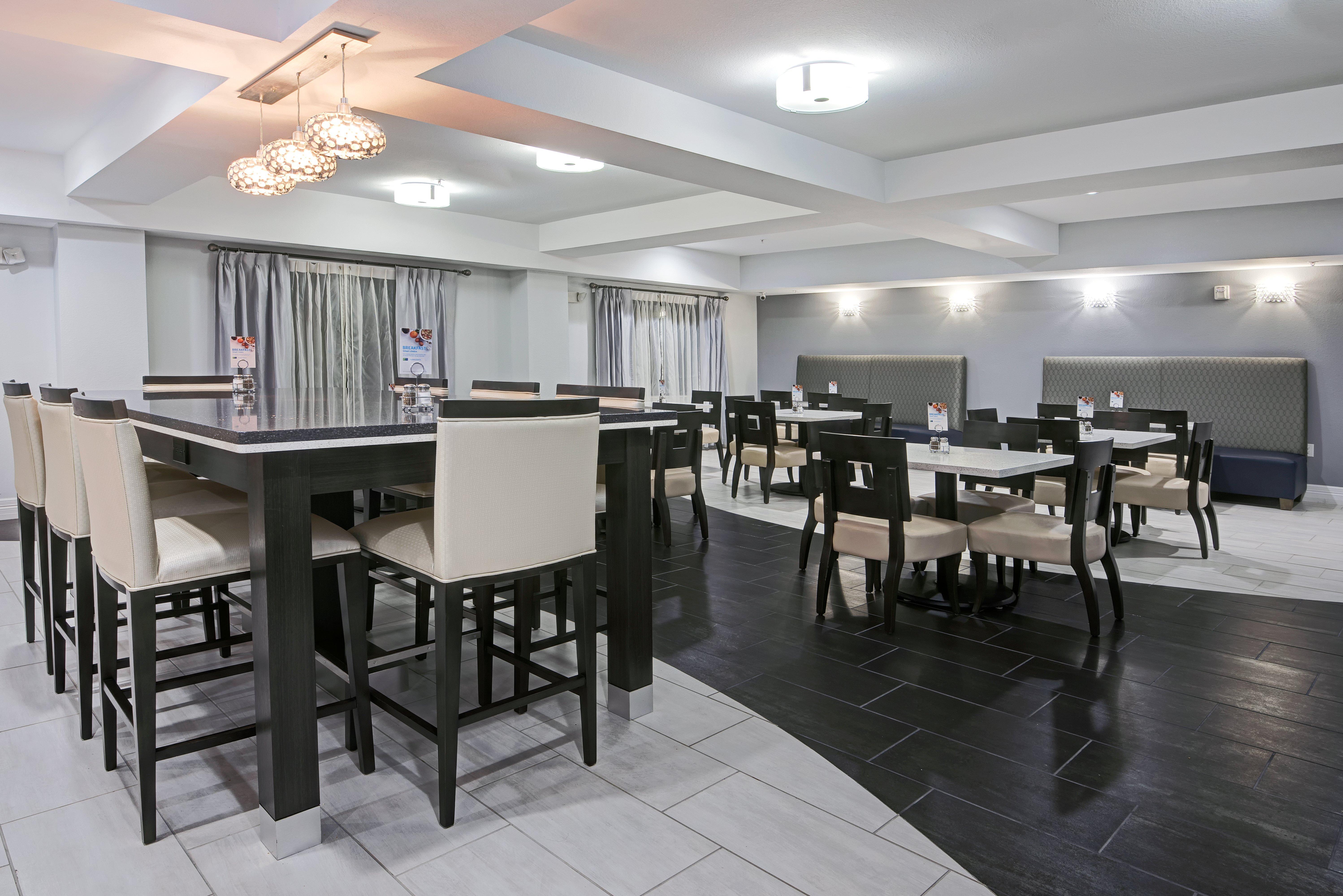 Express And North - Iah Area By Ihg Hotel Houston