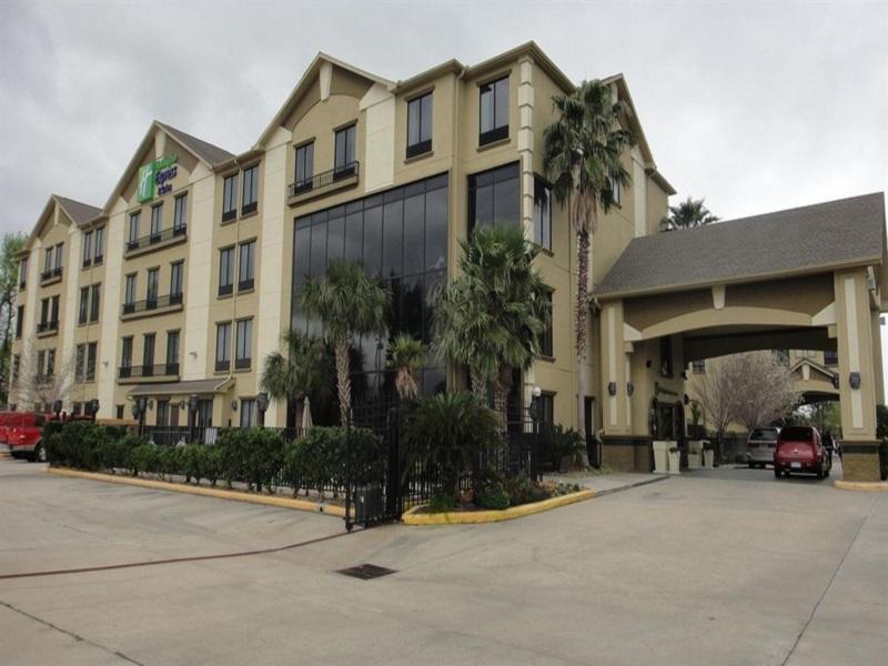 Express And North - Iah Area By Ihg Hotel 3*