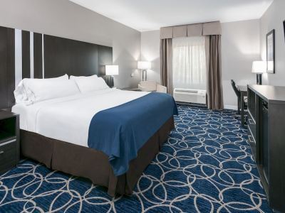 Express And North - Iah Area By Ihg Hotel