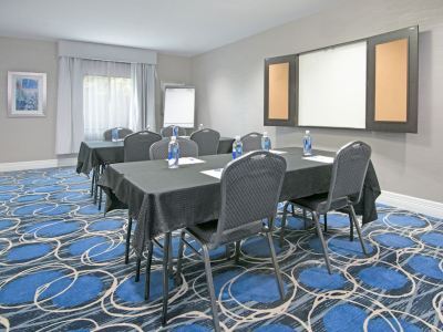 Express And North - Iah Area By Ihg 3*