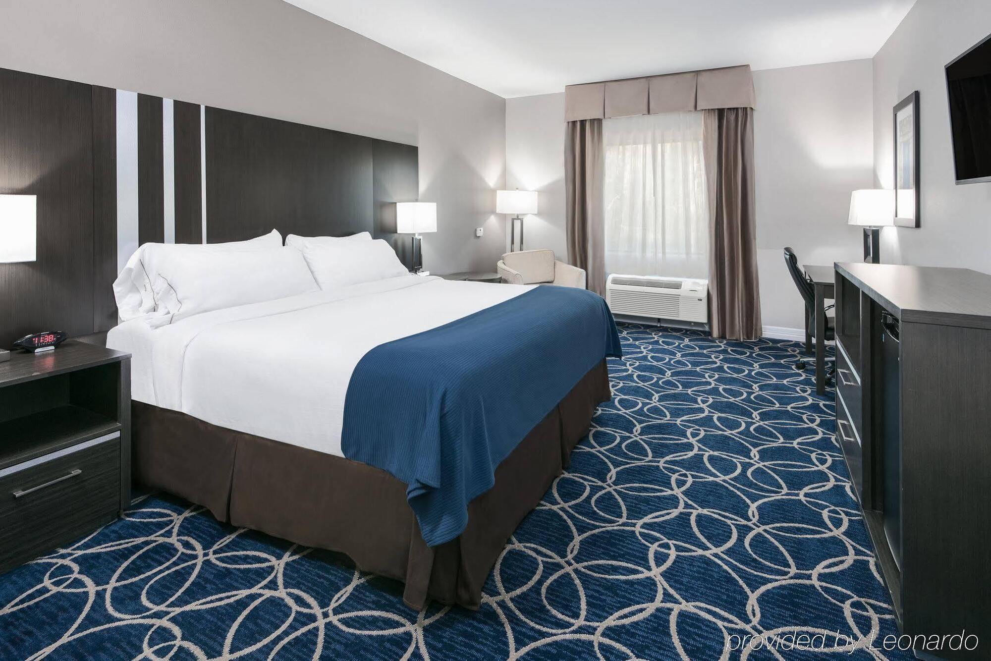 Hotel Express And North - Iah Area By Ihg 3*